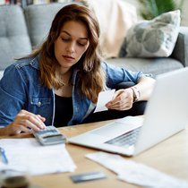 Die Mehrheit der Bevölkerung zeigt sich finanziell gut organisiert. Doch bei der Altersvorsorge zeigen sich Schwachstellen.