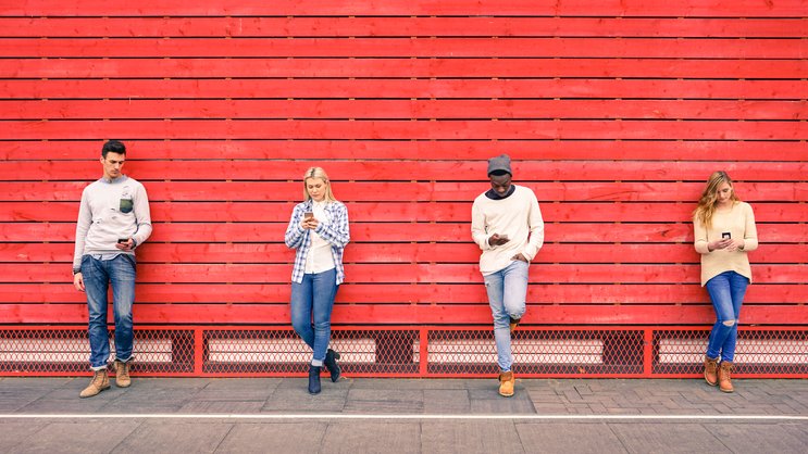 Digital unterwegs, aber persönlich beraten - das wollen die Millennials.