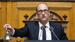Nationalratspräsident Martin Candinas, Mitte-GR, eröffnet die Frühlingssession der Eidgenössischen Räte, am Montag, 27. Februar 2023, in Bern.