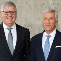 Stabsübergabe beim SVV: Rolf Dörig (rechts) übergibt das Präsidium an Stefan Mäder.