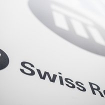 Für das laufende Jahr erwartet Fitch für Swiss Re weitgehend stabile Gewinne. 