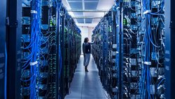 Überall auf der Welt entstehen derzeit riesige Rechenzentren – eine lohnende Investition.