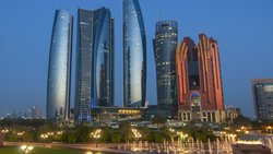 Skyline von Abu Dhabi: Hier soll ein neuer KI-Rückversicherer entstehen.