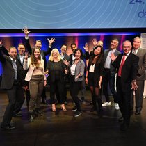 Die 13-köpfige Jury des 24. Innovationspreises der Schweizer Assekuranz: Sabine Betz, Karin Bosshard, Alexander Braun, Jérôme Cosandey, Yamin Gröninger, Sabrina Hartusch, Peter Huber, Michael Kurt, Matthias Niklowitz, Christian Thier, Stefan Thurnherr, Arthur Treichler, Christian Lory.