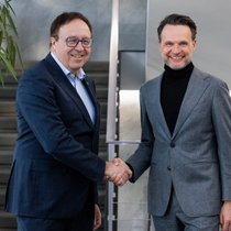 Jean-Daniel Laffely, PDG du groupe Vaudoise Assurances (à gauche) et Arno Kneubühler, PDG de Procimmo SA.