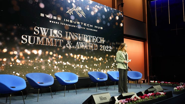 Auch 2023 hielt Jurypräsidentin Silvia Signoretti, hier in einer Aufnahme von 2022, die Lautatio am zweiten Swiss Insurtech Award.