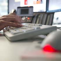 «AXA Horizon» permet aux retraités de continuer à travailler à temps partiel. Ainsi, leur précieux savoir-faire est préservé et transmis à la génération suivante.