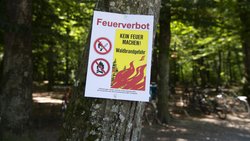 Infolge der grossen Trockenheit gelten in der ganzen Schweiz Feuerverbote, jedoch mit unterschiedlichen Ausgestaltungen je nach Kanton und Gemeinde.