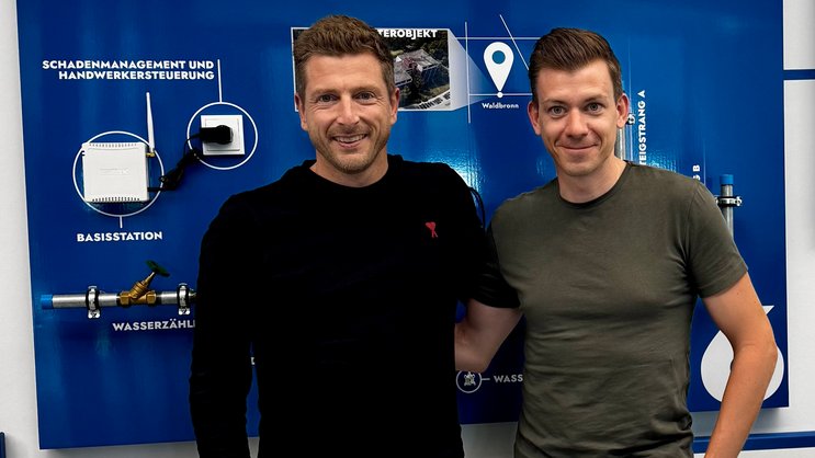 Helvengo-Mitgründer Felix Huemer (r.) übergibt den Stab an Ease-CEO Marcel Hanselmann.
