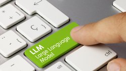 Simplifai lanciert ein LLM Large Language Model speziell für den Versicherungsmarkt