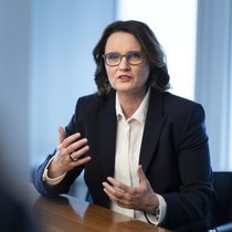 «La Finma ne veut pas simplement édicter plus de règles, mais pouvoir être plus conséquent en cas de violation des règles existantes»: Marlene Amstad, présidente de la Finma.