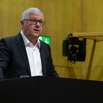 Engagiert für die Schweizer Assekuranz: SVV-Präsident Stefan Mäder vergangene Woche an der Bilanzmedienkonferenz des Verbands.