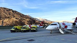 Les avions-ambulances de la Rega à l'aéroport de Sion.