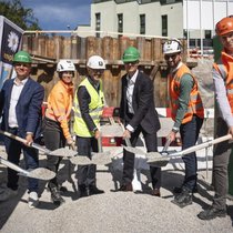 Grundsteinlegung für Wohngebäude am Dohlenweg 2, 4 und 6 in Zürich.
