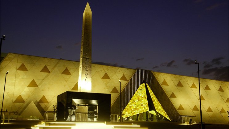 Die Partnerschaft von AXA mit dem Grand Egyptian Museum wird den Schwerpunkt auf die Konservierung von Artefakten legen.