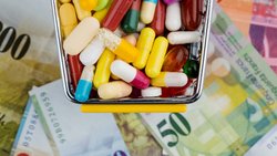 Les rabais sur les médicaments vendus en grande quantité devraient permettre de réduire les coûts de la santé de 350 millions de francs par an.