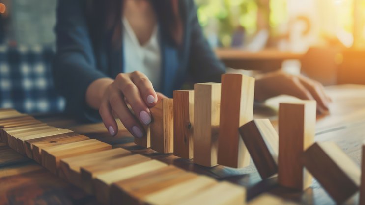 Die Risikokette unterbrechen: Versicherungsgesellschaften sichern sich mit einem immer breiter diversifizierten «Instrumentenkasten» zur Risikoabwälzung gegen kostenintensive Grossereignisse ab.