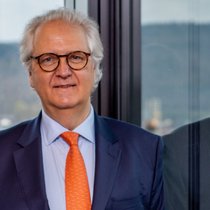 Pierre Brunel, CEO von Aon Schweiz, investiert in ein einheitliches Kompetenzzentrum für Cyber in der Schweiz.