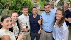 (Von links) Susanna Rodrigues, Patricia Bargetzi, Tobias Jöhr, Claudio Carrese, Fabio Leonardi, Beat Strübin, Ramona Croffet und Jonas Soguel.