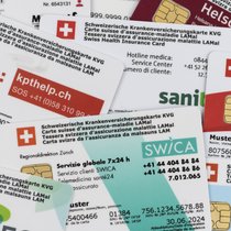 Krankenkassenkarten: Gefahr unterjähriger Prämienerhöhungen im Jahr 2023.