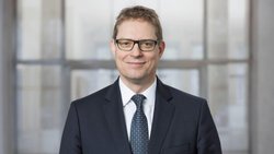 Musste trotz des positiven Zahlenkranzes vor allem Fragen zum Stellenabbau beantworten: CEO Matthias Aellig. 