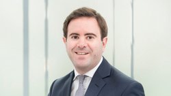 Sieht grosse Investmentchancen für Versicherer und Pensionskassen rund um Rechenzentren, Clouds, Glasfaser und Kraftwerke: Matteo Colombo, Geschäftsführer für digitale Infrastruktur bei L&G.