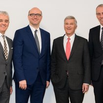 Wehren sich gegen Regulierung, die hohe Kosten nach sich zieht, ohne den Kunden einen Mehrwert zu bieten (v.l.): SVV-Direktor Thomas Helbling, Vizepräsident Michael Müller, Präsident Rolf Dörig und Vorstandsmitglied Patrick Raaflaub.