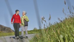 Mit Inkrafttretung der AHV-Reform 21 wird das Referenzalter der Frauen an jenes der Männer angeglichen.