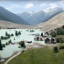 Image prise par drone du village détruit de Blatten.
