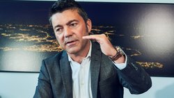 Roman Sonderegger, CEO der Helsana: «Wir haben wohl zu viele Spitäler» .