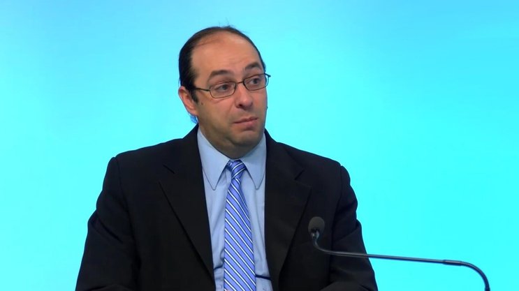 Edward Kohlberg, Direktor bei AM Best.