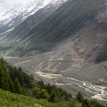 Selon les chercheurs, l'éboulement survenu dans le village de montagne valaisan de Blatten a montré l'énorme potentiel destructeur des dangers naturels et la difficulté de prédire de tels événements.