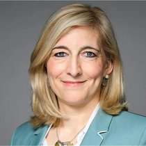 Gesundheitsministerin Nina Warken bringt ihr Sparpaket durch - und erntet heftige Kritik.