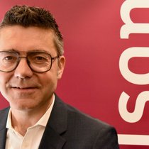 «In drei Jahren schauen wir, wie wir mit unseren neuen Projekten vorangekommen sind»: Roman Sonderegger, CEO Helsana, an der Bilanzmedienkonferenz für das Jahr 2024 am Dienstag in Zürich.