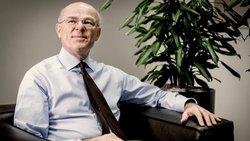 Mario Greco, Group-CEO von Zurich, äussert sich zur geopolitischen Lage, Innovation und sozialen Verantwortung.