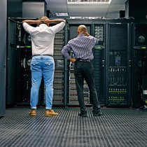 Cyber-Risiken verändern sich täglich. Das macht sie nahezu unkontrollierbar.