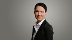 «L'utilisation croissante de l’IA montre que ses applications deviennent maintenant incontournables, y compris pour les PME»: Kathrin Braunwarth, responsable Data, Technology & Innovation (DTI) chez AXA Suisse.