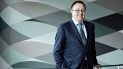 «Digitale Unternehmen, die Finanzmärkte und die Wirtschaft werden den Versicherern gegenüber in den kommenden Jahren nicht sehr gnädig sein»: Jean-Daniel Laffely, Generaldirektor und CEO der Vaudoise Versicherungen.