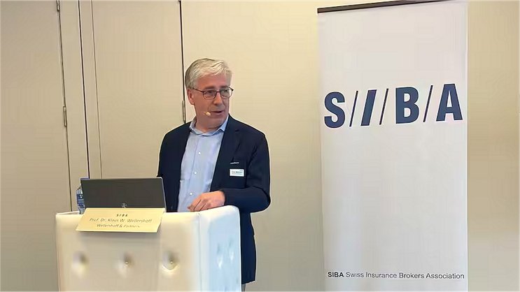 In seinem Gastreferat blieb Ökonom Klaus Wellershoff trotz der weltwirtschaftlichen Herausforderungen optimistisch.