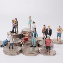 Das Wissen über Vorsorgethemen ist in der Schweiz auf einem konstant niedrigen Niveau, zeigt das Raiffeisen Vorsorgebarometer.