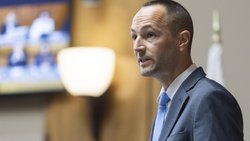 Der Walliser Staatsratspräsident Mathias Reynard trifft am Freitag den italienischen Botschafter Gian Lorenzo Cornado.