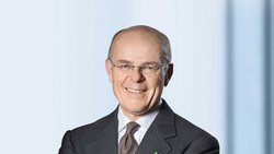 Zurich-Konzernchef Mario Greco gibt den Mitarbeitenden die Möglichkeit, sich intern weiter zu entwickeln, wenn ihre Jobs durch neue Technologien überflüssig werden.