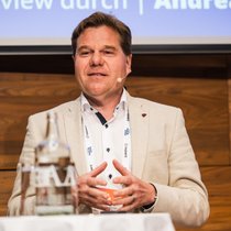 Markus Geissbühler, Leiter Aufsicht Versicherungen, Rückversicherungen & Vermittler bei Eidgenössische Finanzmarktaufsicht Finma, am HZ Insurance Health Summit 26 in Zürich.