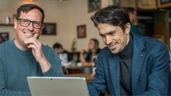 Finpension-Initiant Beat Bühlmann (r.) und Geschäftsführer Ivo Blättler.  