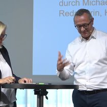 Was bringen Ökosysteme für Versicherer und wie können digitale Systeme den persönlichen Kundenkontakt ergänzen? Spannende Fragen diskutierte Pax-CEO Peter Kappeller im Interview mit Michaela Geiger, Wirtschaftsredaktorin bei HZ Insurance.