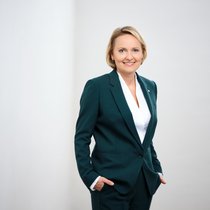 «Ich sehe Digital Leadership auch als eine Transformation und insbesondere als Chance für jüngere Mitarbeitende, in Führungspositionen zu kommen»: Liane Hirner, CFRO Vienna Insurance Group.