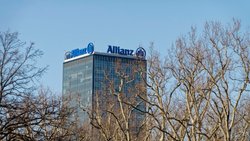 Allianz hat die Spitzenposition bei den Versicherern verteidigt.