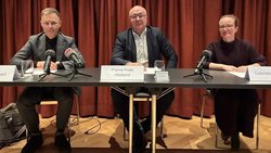Daniel Lampart, Pierre-Yves Maillard et Gabriela Medici (de gauche à droite) ont présenté les analyses et les revendications de l'USS.