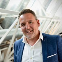«Es fehlt in vielen Fällen ein übergreifender Ansatz: Es wird oft in Silos optimiert – was die Wirkung auf das Gesamtgeschäft einschränkt. Innovation ist selten ganzheitlich orchestriert», beobachtet Markus Reding, Managing Director Insurance Switzerland und Partner bei Zühlke.