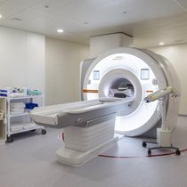 Medizinische Innovation kostet: Die Krankenversicherer können in der Schweiz nur über Zusatzversicherungen Geld verdienen. 
